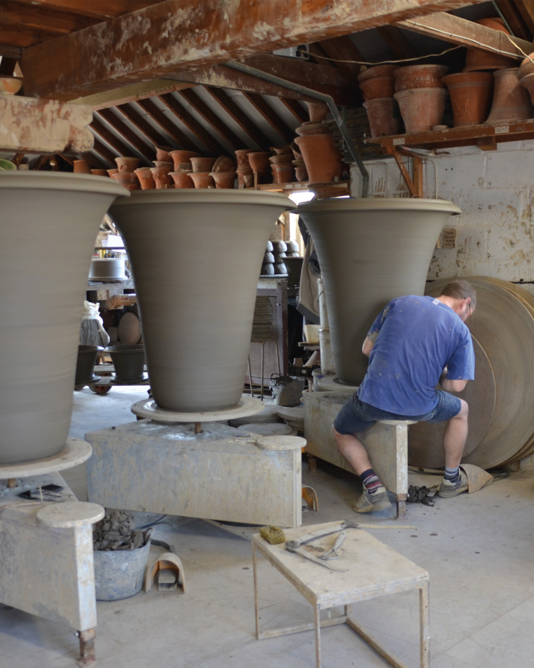 Making Giant Sea Holly Urn Whichford Pottery Chris Beardshaw