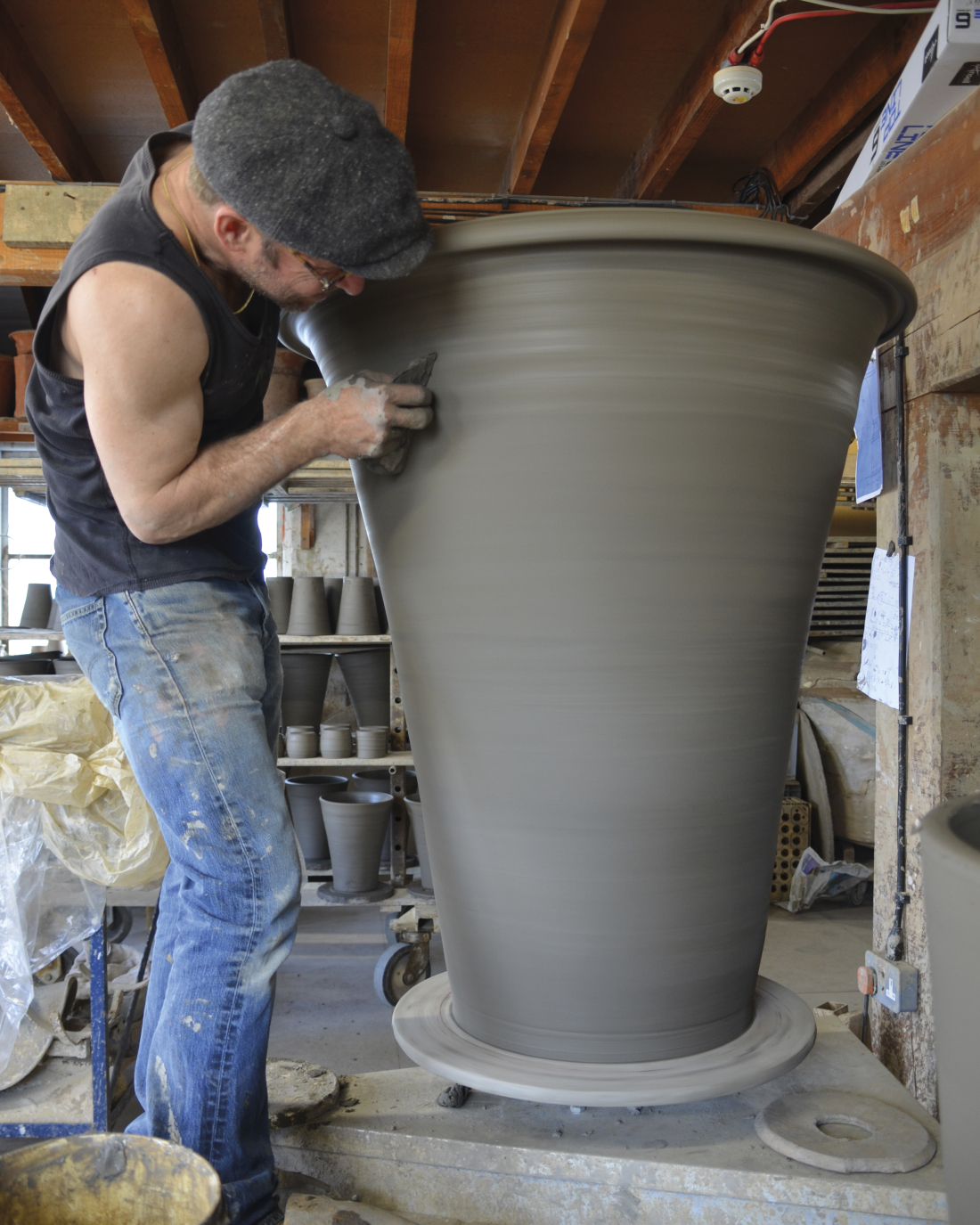 Making Giant Sea Holly Urn Whichford Pottery Chris Beardshaw