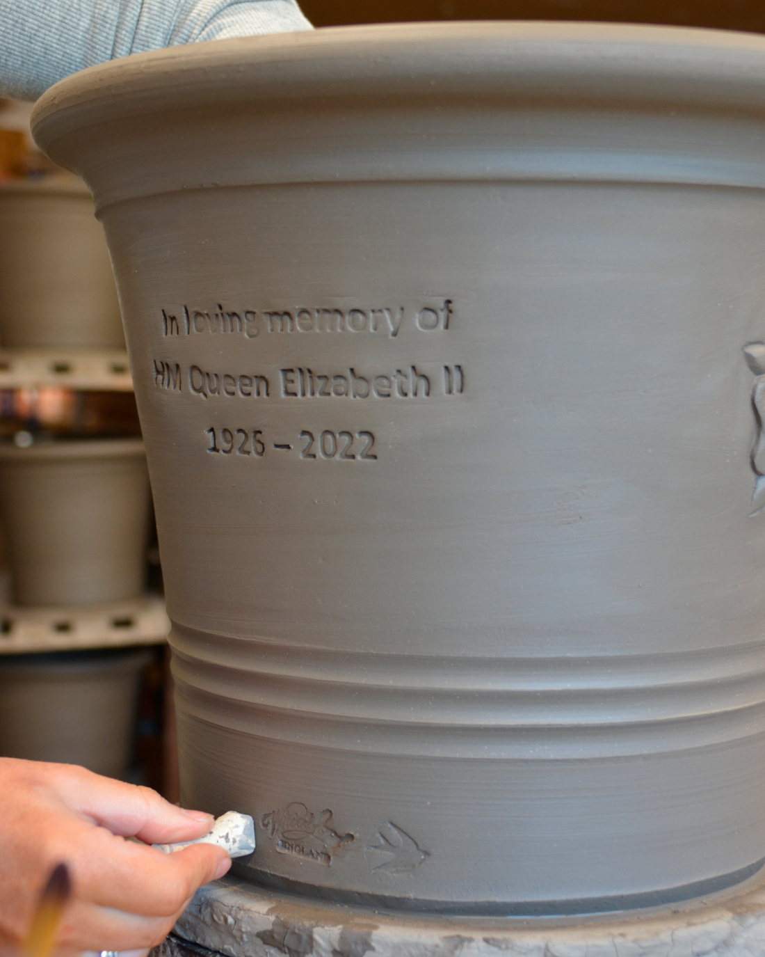 HM Queen Elizabeth II Pot