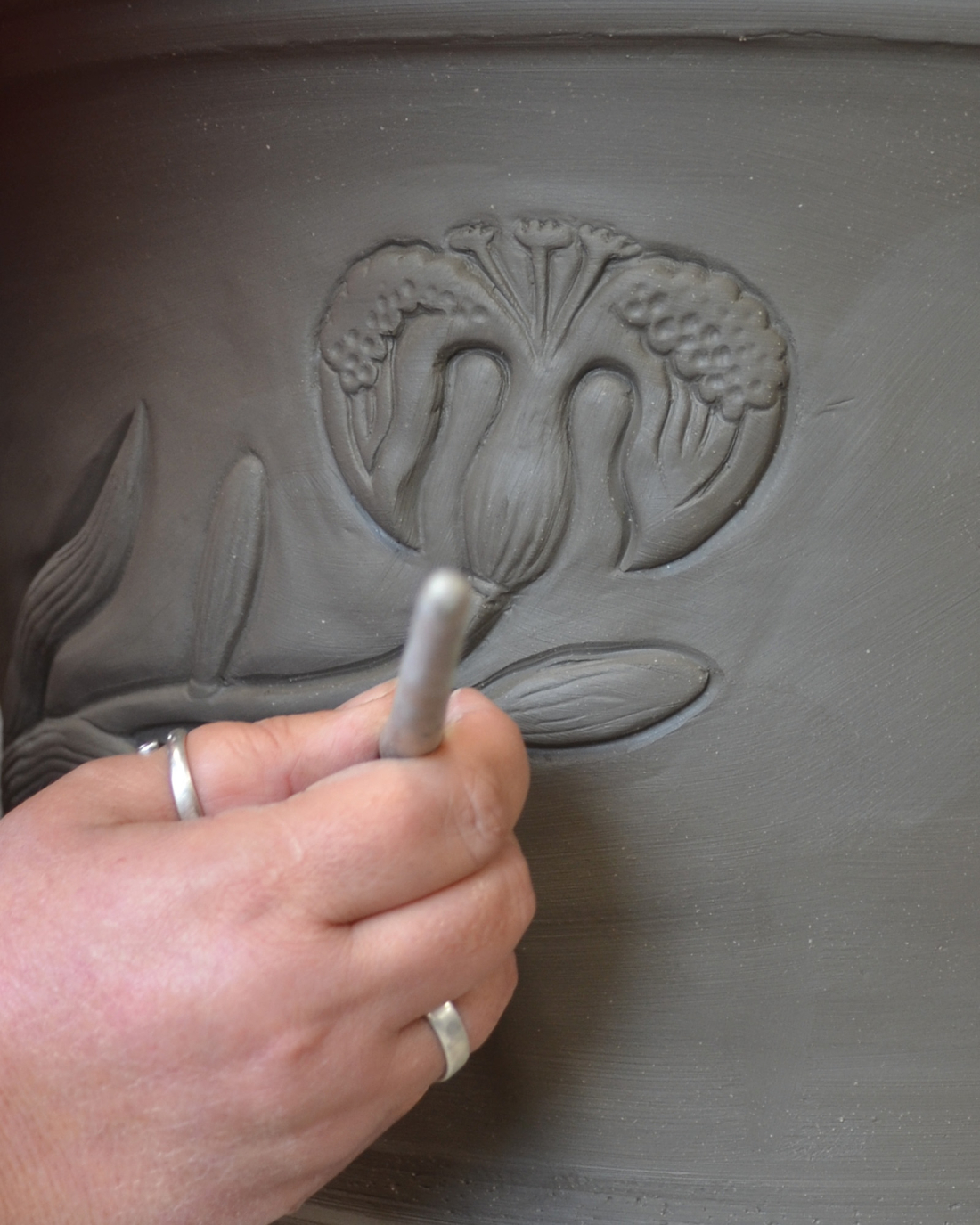 Decorating Kelmscott Iris Halfpot