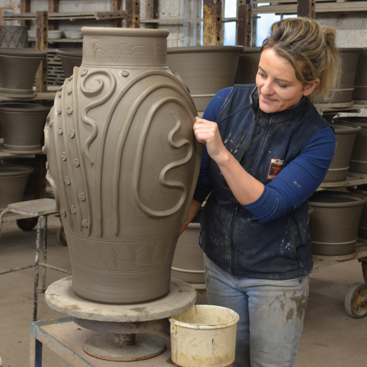 Sas Decorating a Sassanian Jar